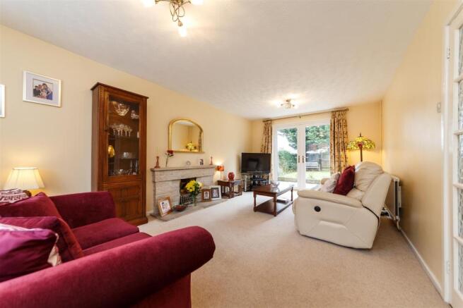 15 Bell Acre Gdns (1 of 26).jpg