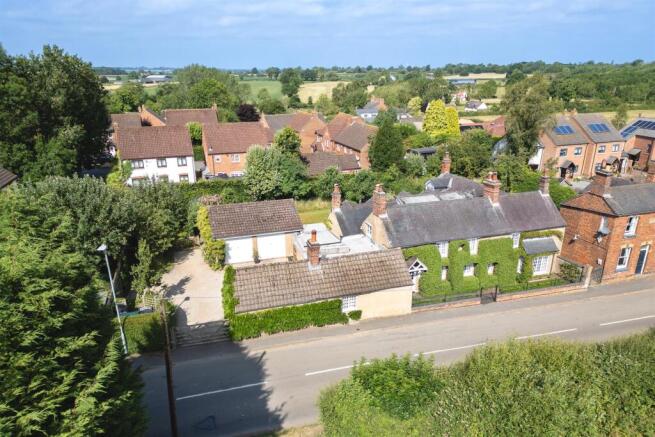 10 Main Street, Newton Burgoland