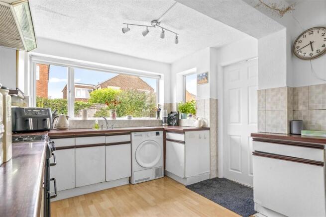 4 bed Detached for sale Image 8