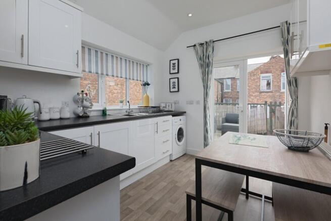 4 bed Block of Apartments for sale Image 9