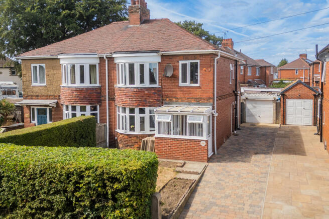 3 bed Semi-Detached for sale in pontefract