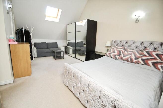 Sumatra Crescent, Newton Leys, Bletchley photo 4