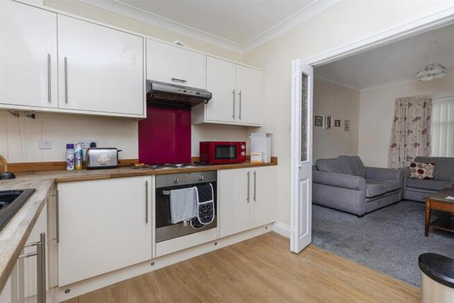 2 bed Semi-Detached Bungalow for sale Image 5