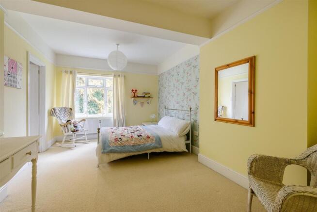 8271734-interior24.j