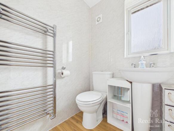 4 bed Detached for sale Image 8