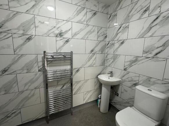 9 bed House of Multiple Occupation to rent Image 9