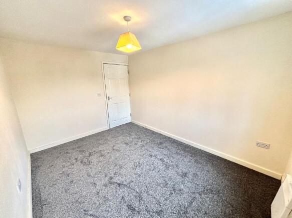 2 bed Apartment to rent Image 4