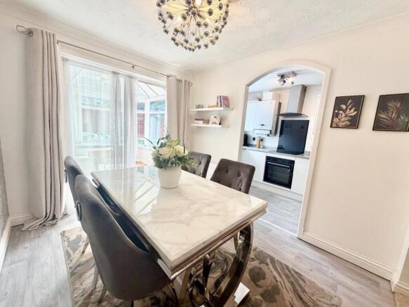 3 bed Semi-Detached for sale Image 6