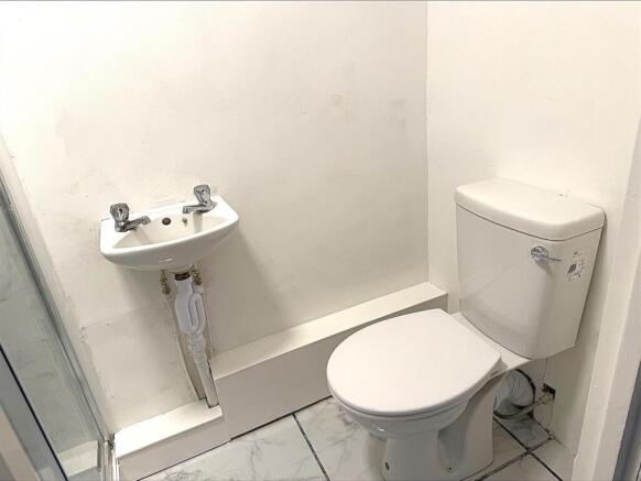 Ensuite 1.2.jpeg