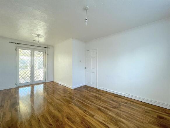Living Room (2).jpeg