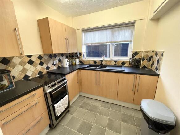 KITCHEN :