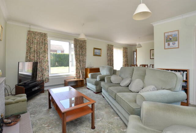 Oak Avenue, South Wootton photo 4