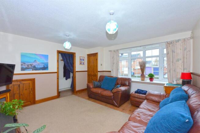 Alberbury Drive, Sundorne Grove, Shrewsbury photo 4