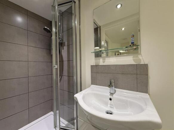 Shower Room B.JPG