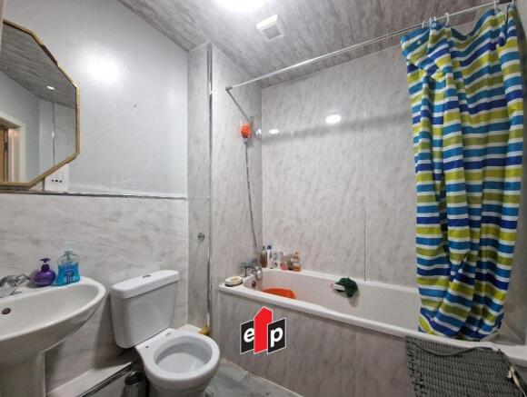 Rathbone Court, Stoney Stanton Road - Bathroom