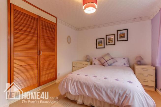 MASTER BEDROOM: