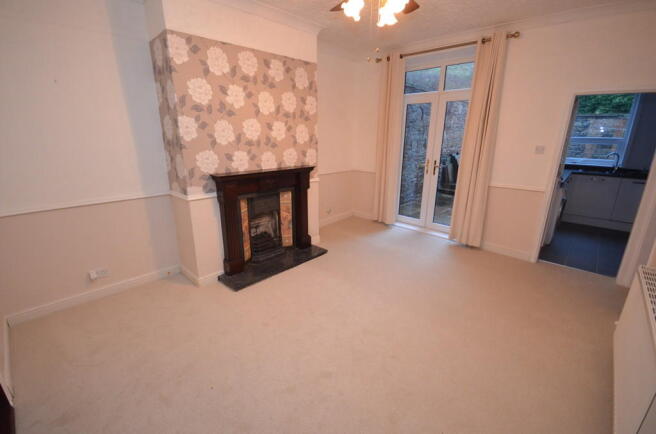 Rear Lounge 