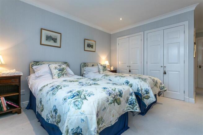 BEDROOM 1b.jpg