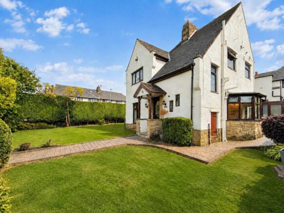4 bed Detached for sale Image 8