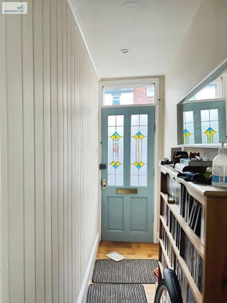 5b39e8b1-hallway ...