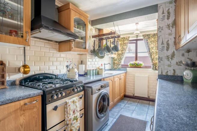 4 bed Detached for sale Image 4