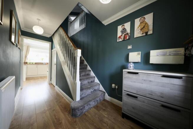 4 bed Detached for sale Image 6