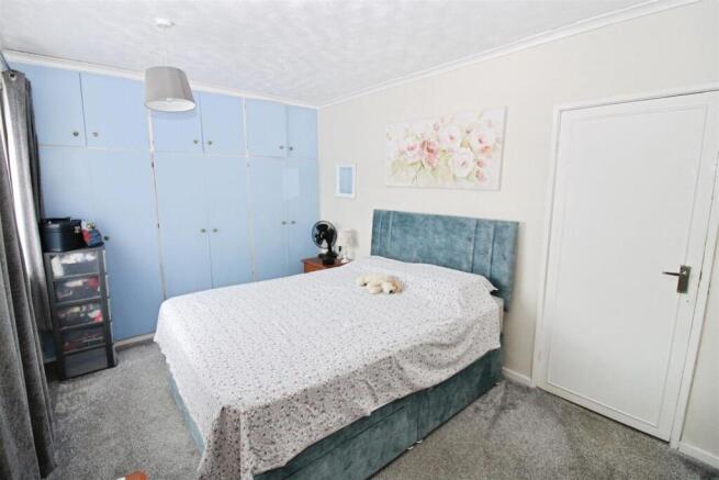2 bed Semi-Detached for sale Image 5