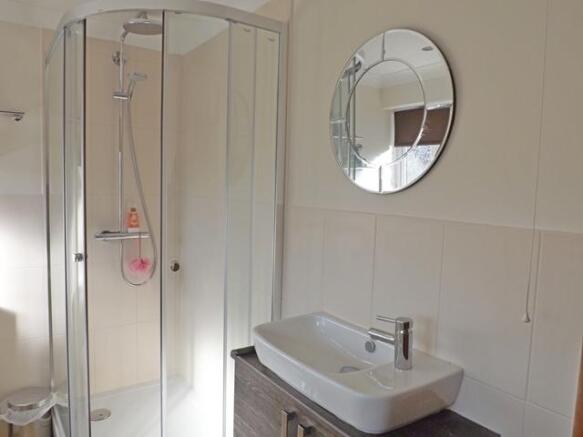 Bath/Shower Room