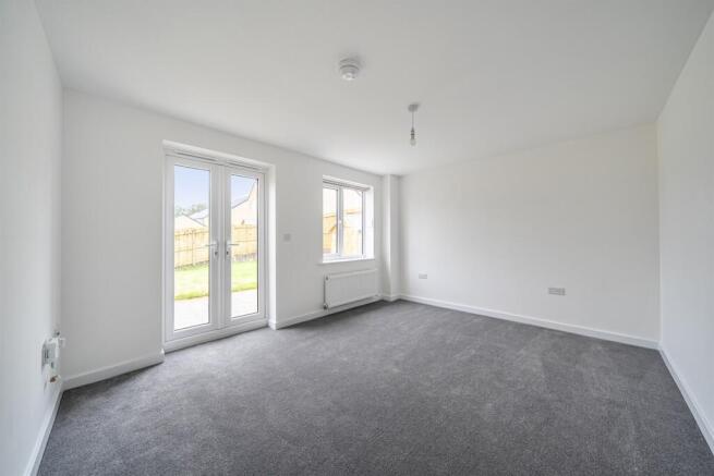3 bed Semi-Detached to rent Image 6