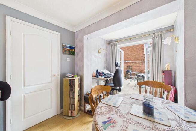 4 bed Semi-Detached for sale Image 7