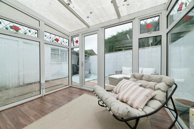 3 bed Terraced for sale Image 9