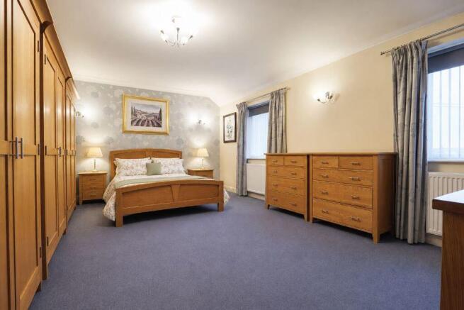 4 bed Detached for sale Image 4