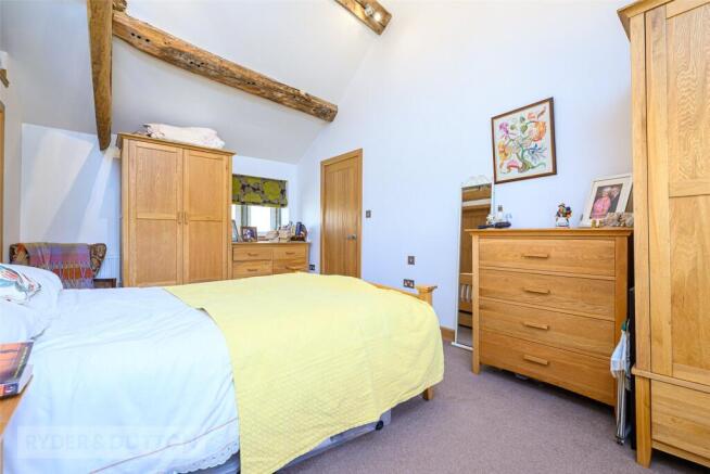4 bed Semi-Detached for sale Image 12