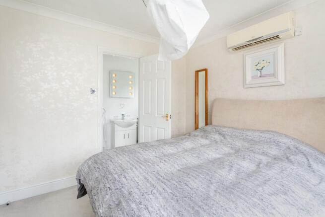 Bedroom 1b