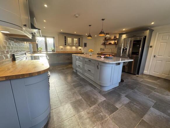 4 - Kitchen to front.jpg