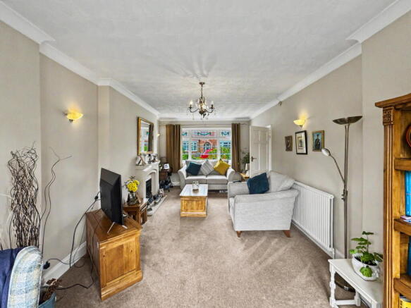 4 bed Semi-Detached for sale Image 5