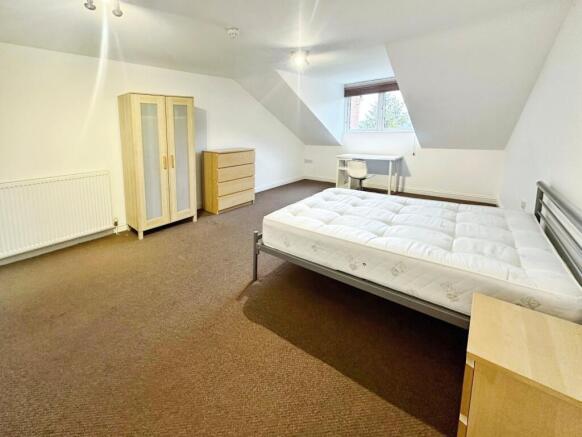 1 bed House Share to rent Image 8
