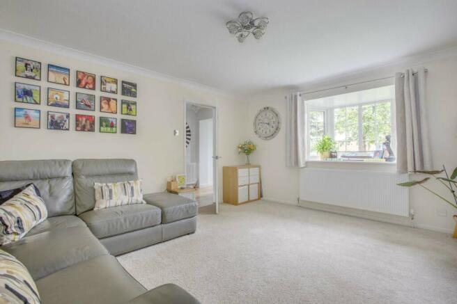 14 Stapleton Close, SL7 1TZ (LOW RES)-13