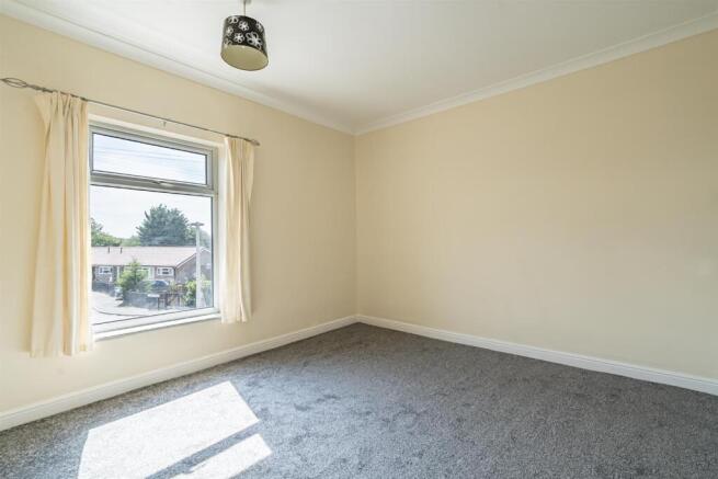 3 bed Terraced for sale Image 8