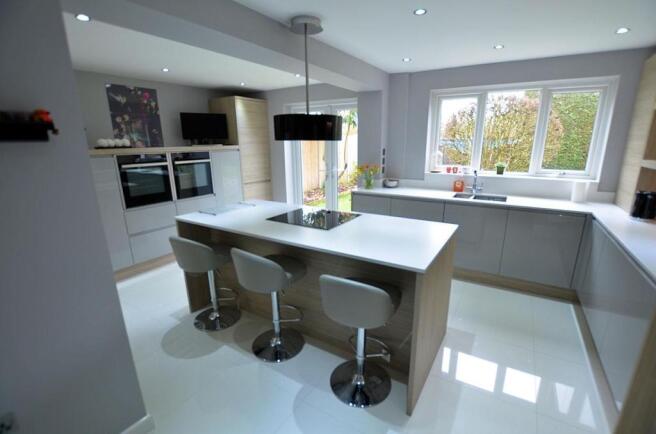 Kitchen 1.jpg