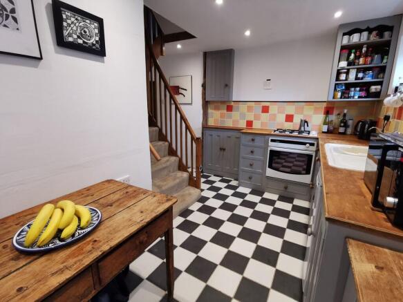Cottage Kitchen B...