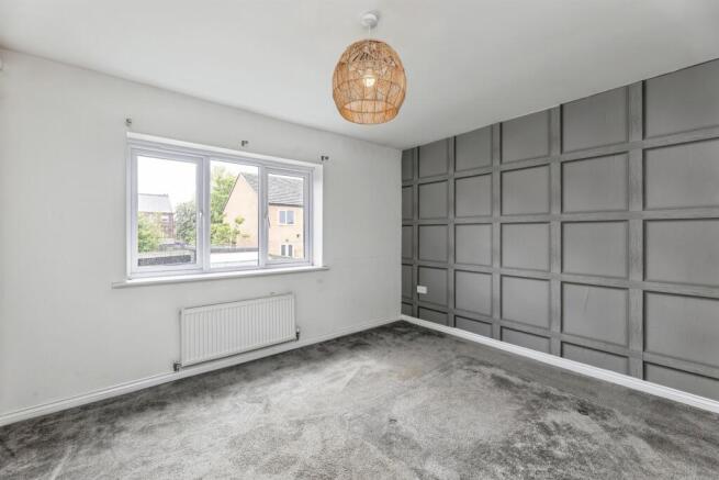 3 bed Semi-Detached for sale Image 12