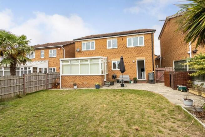 5 bed Detached for sale Image 4