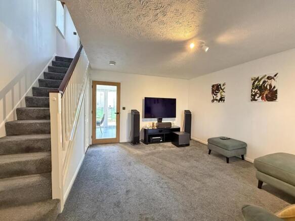 Frobisher Approach 28 - Lounge 2.jpg