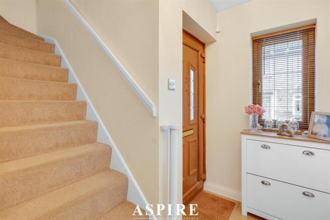 Hill Top Rise, Langdon Hills, Basildon, Essex photo 4