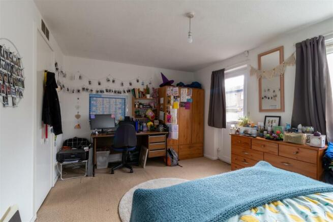 3 bed House to rent Image 4