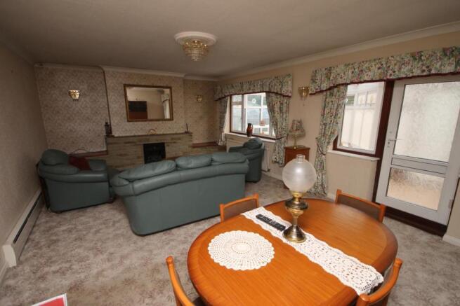LIVING ROOM/DINING AREA