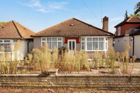 Compton Place, Carpenders Park, WD19