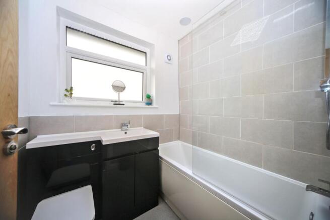 3 bed Semi-Detached for sale Image 4