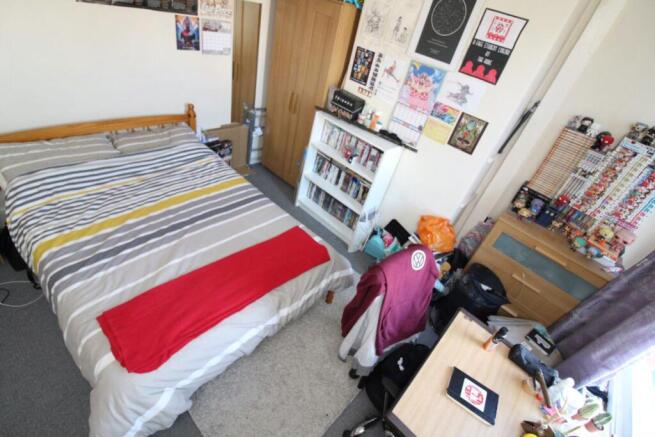 4 bed House Share to rent Image 4